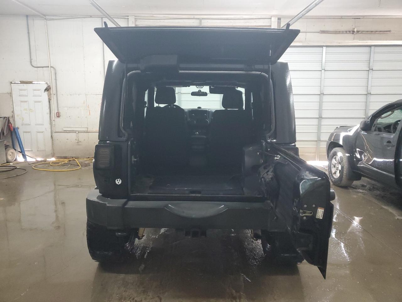 2012 Jeep Wrangler - Image 6