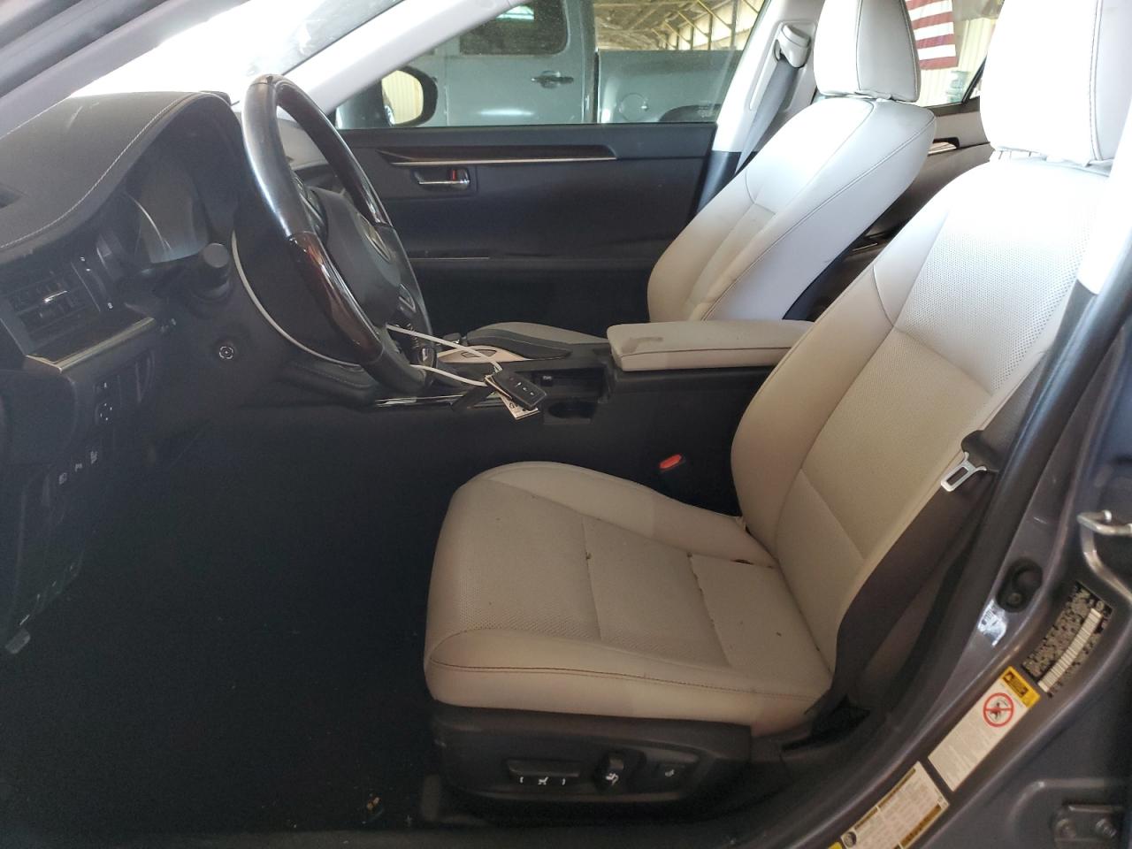 2018 Lexus ES - Image 7