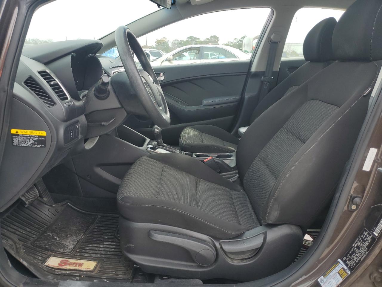 2017 Kia Forte - Image 7