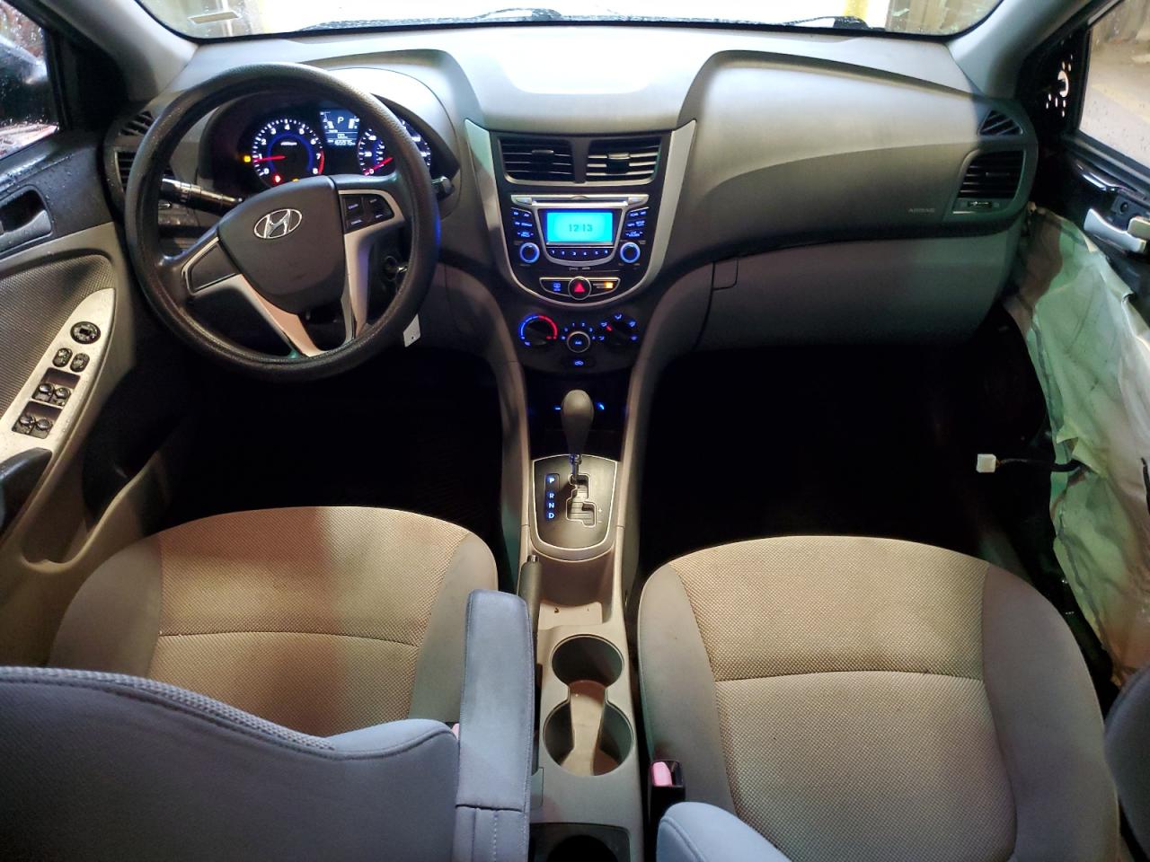 2013 Hyundai Accent - Image 8