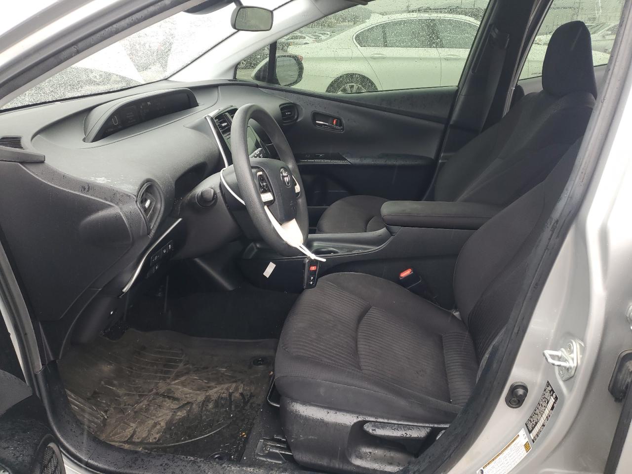 2017 Toyota Prius - Image 7