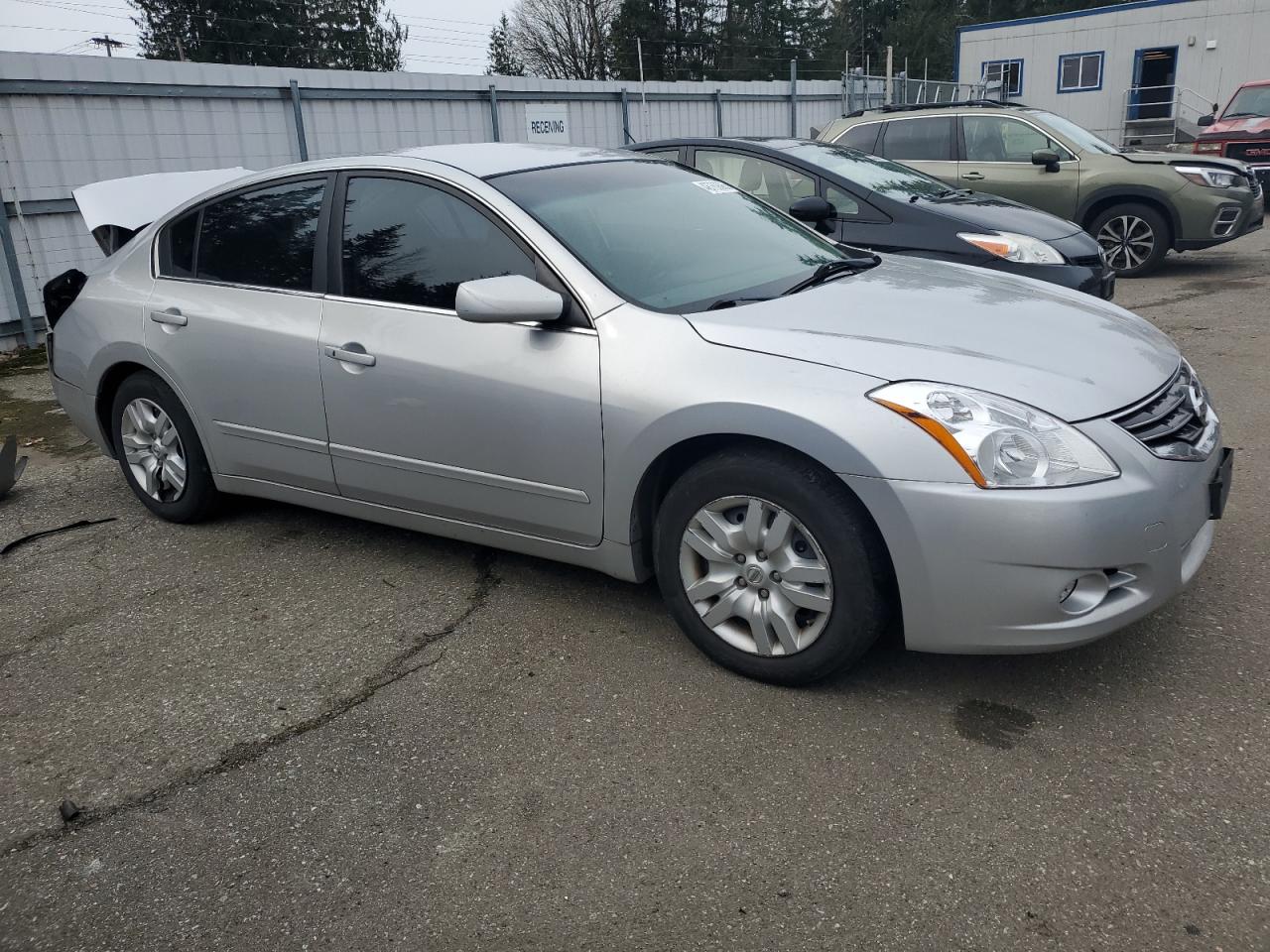 2010 Nissan Altima - Image 4