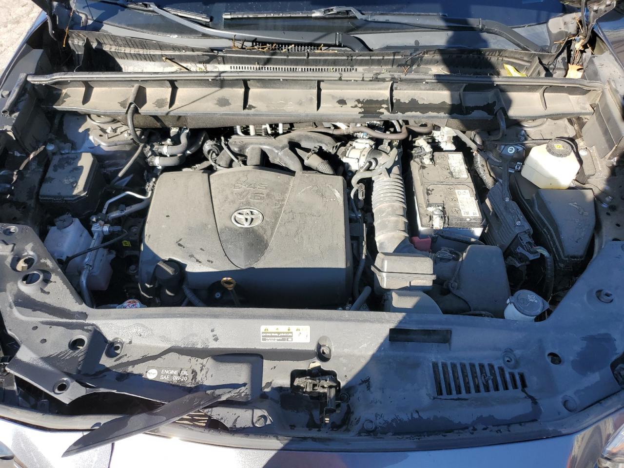 2021 Toyota Highlander - Image 12