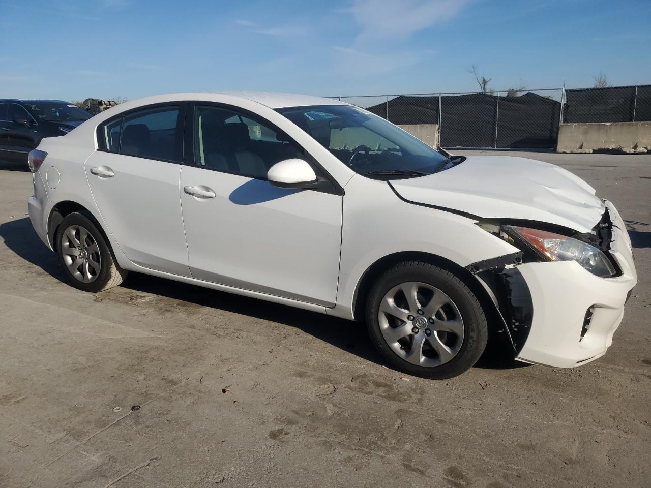 2013 Mazda 3 - Image 4