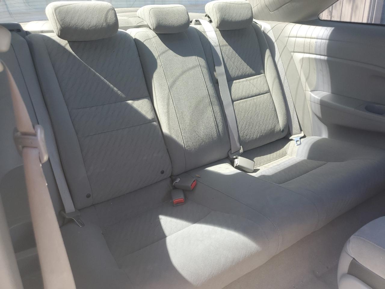 2010 Honda Civic - Image 11