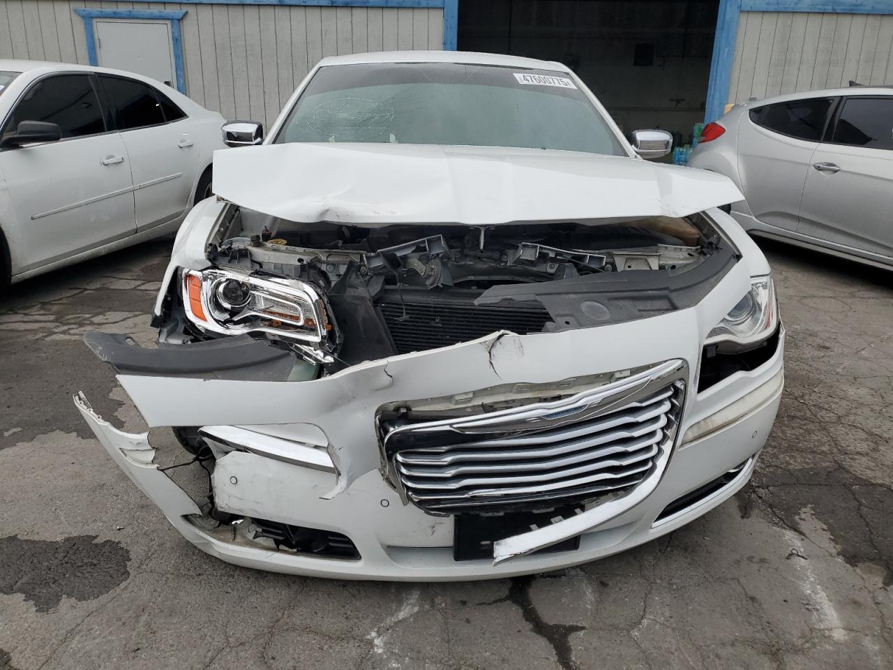 2014 Chrysler 300 - Image 5