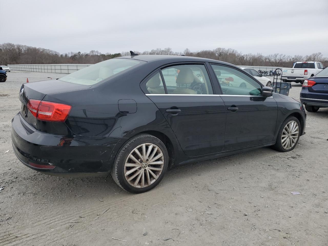2015 Volkswagen Jetta - Image 3