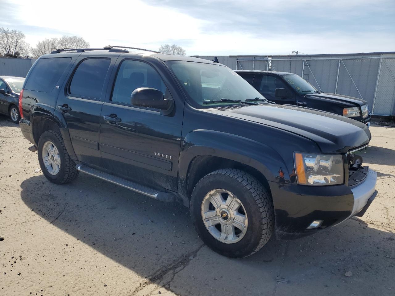 2011 Chevrolet Tahoe - Image 4