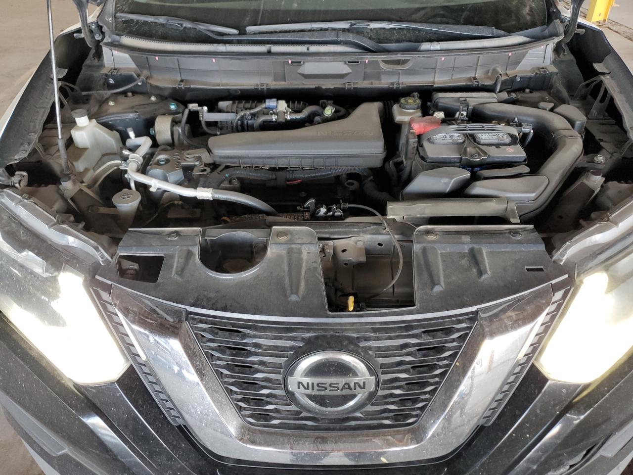 2018 Nissan Rogue - Image 12