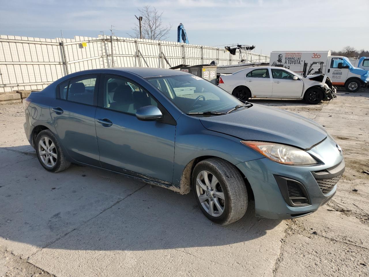 2010 Mazda 3 - Image 4