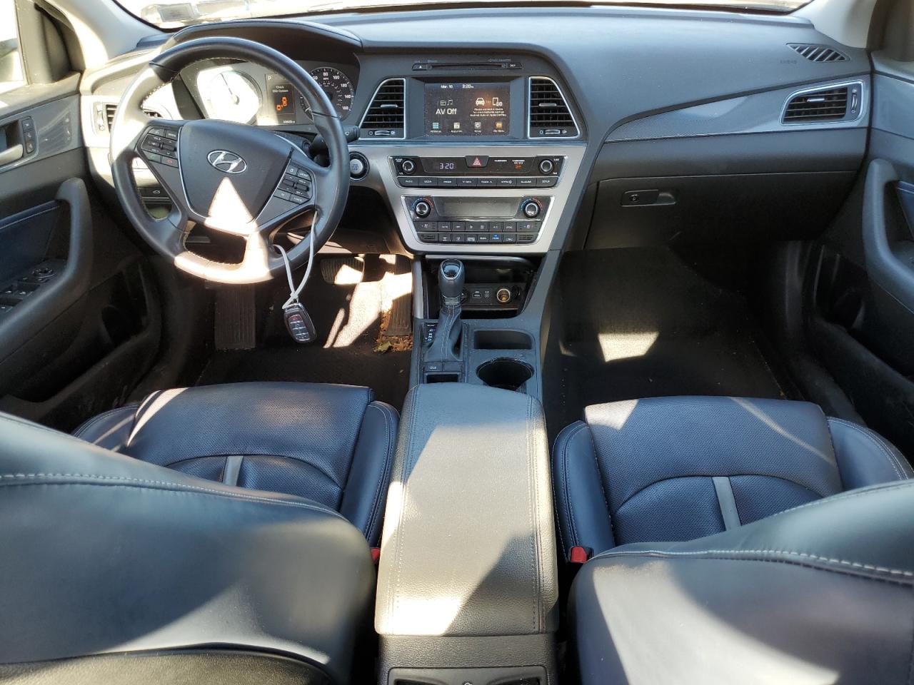 2017 Hyundai Sonata - Image 8