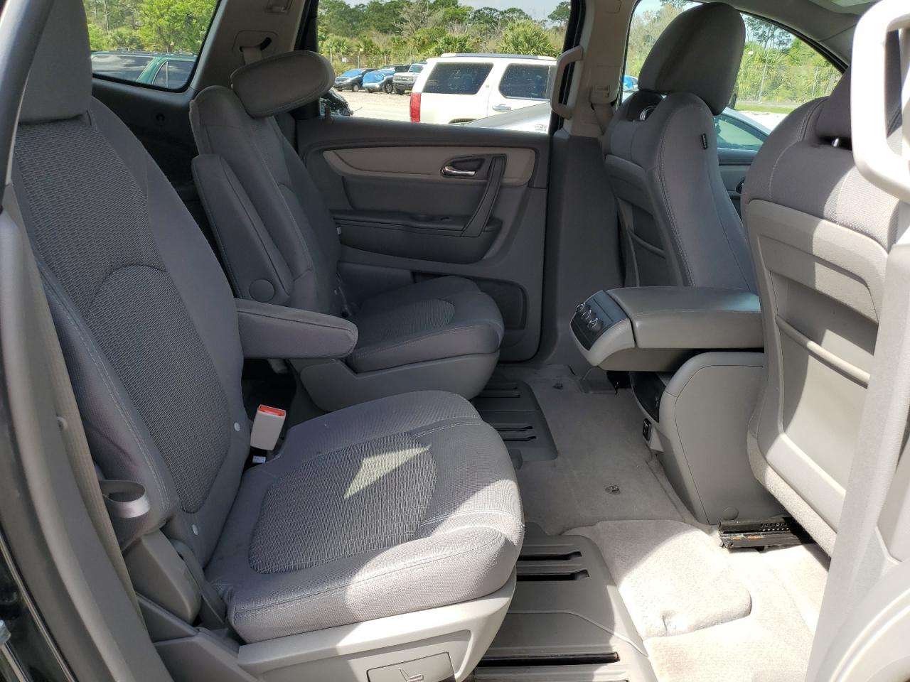 2014 Chevrolet Traverse - Image 11