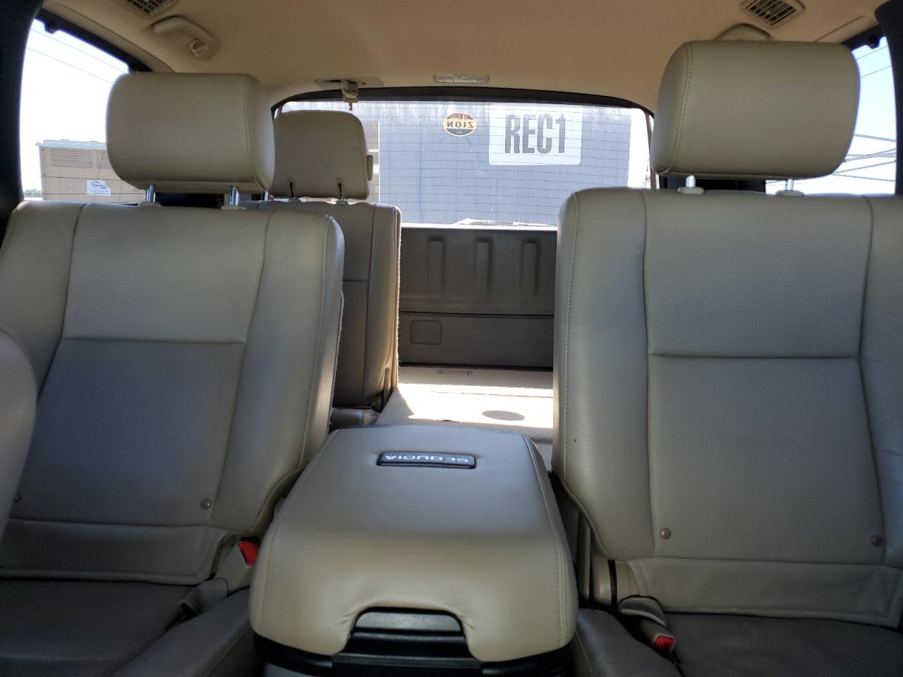 2014 Toyota Sequoia - Image 10