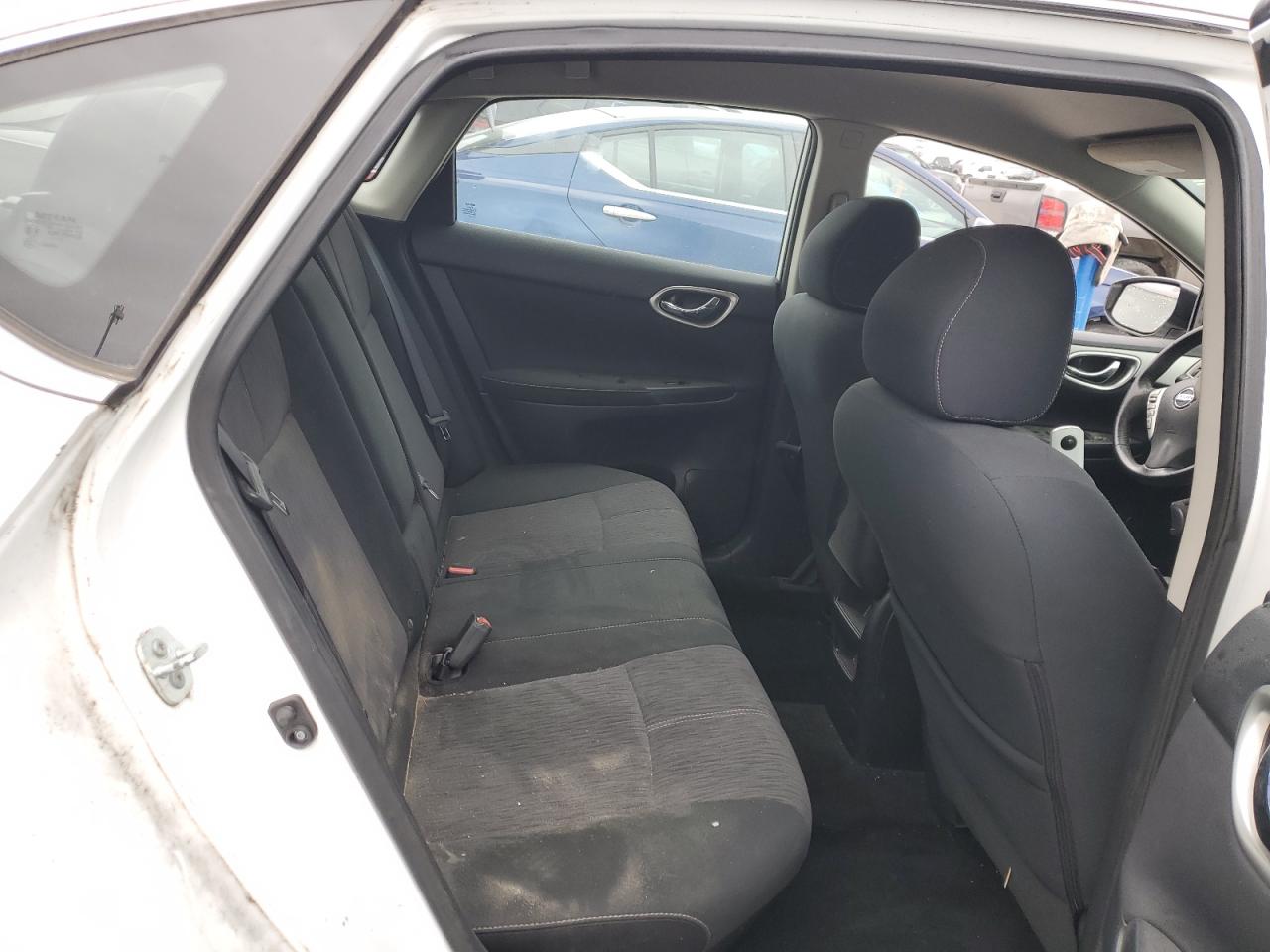 2015 Nissan Sentra - Image 10
