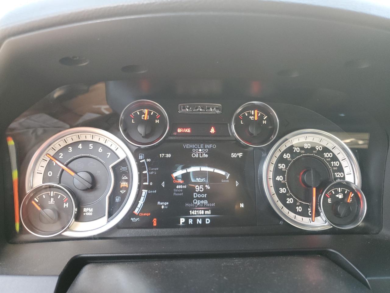 2014 RAM 1500 - Image 9