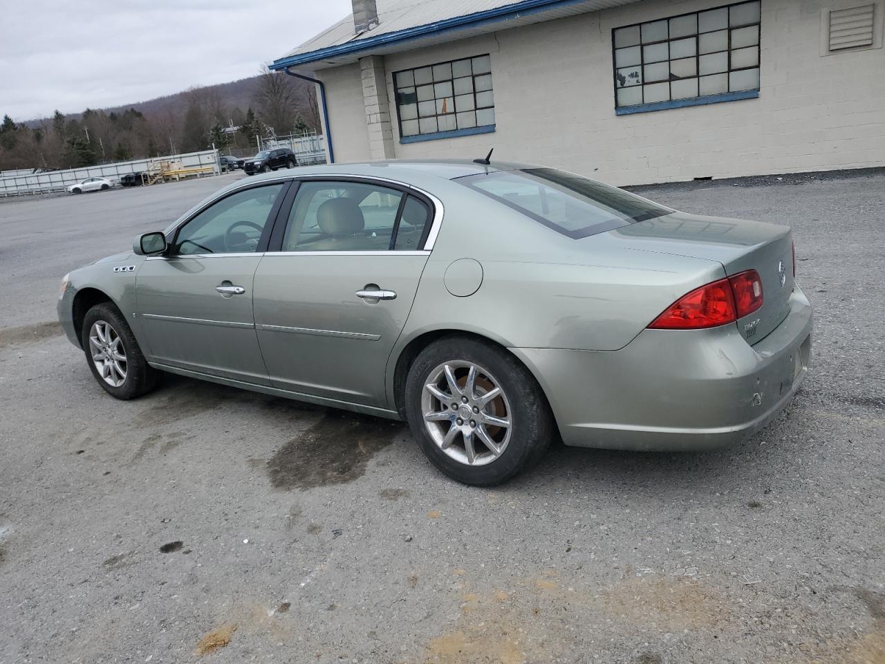 2007 Buick Lucerne - Image 2