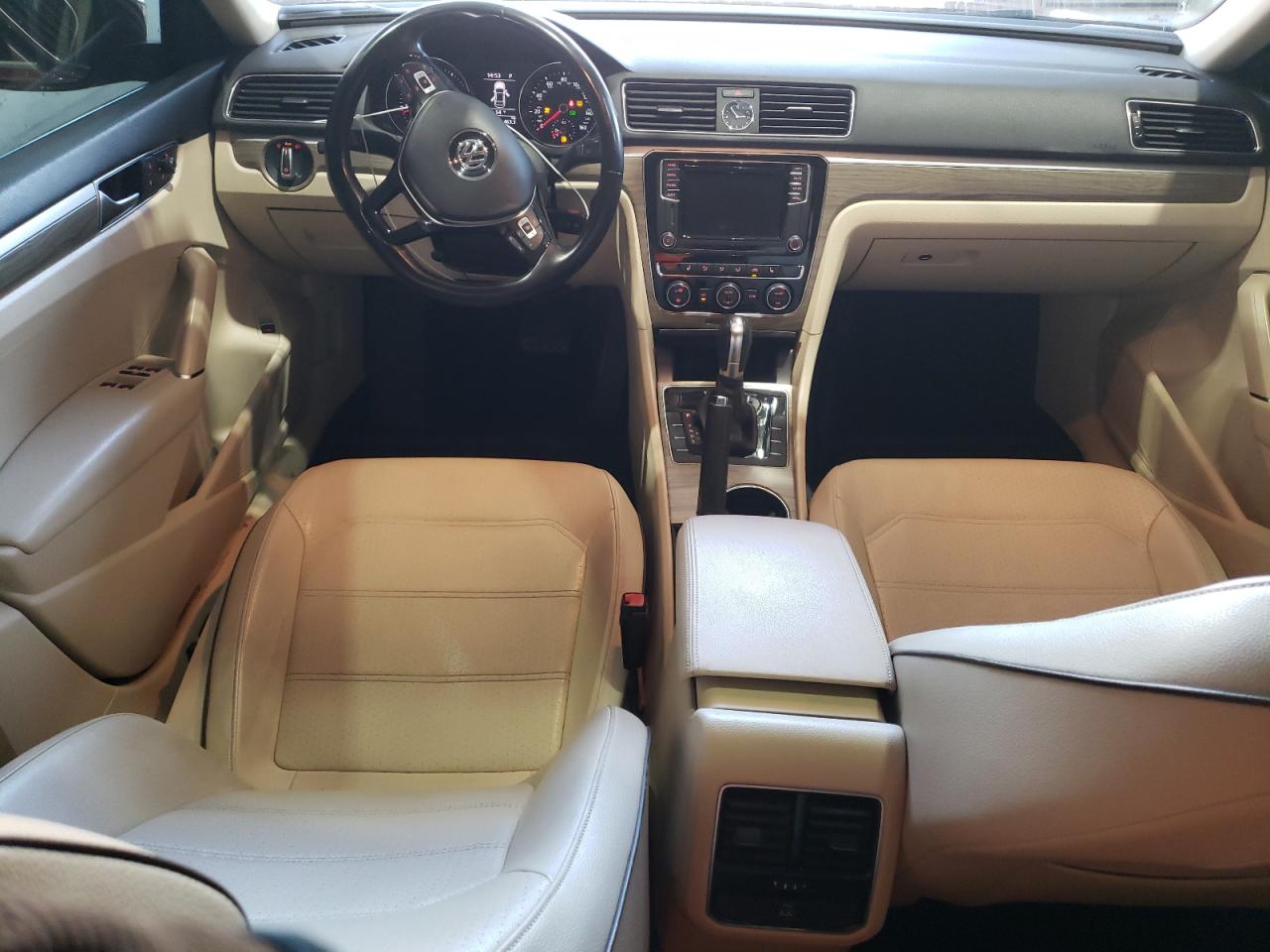 2016 Volkswagen Passat - Image 8