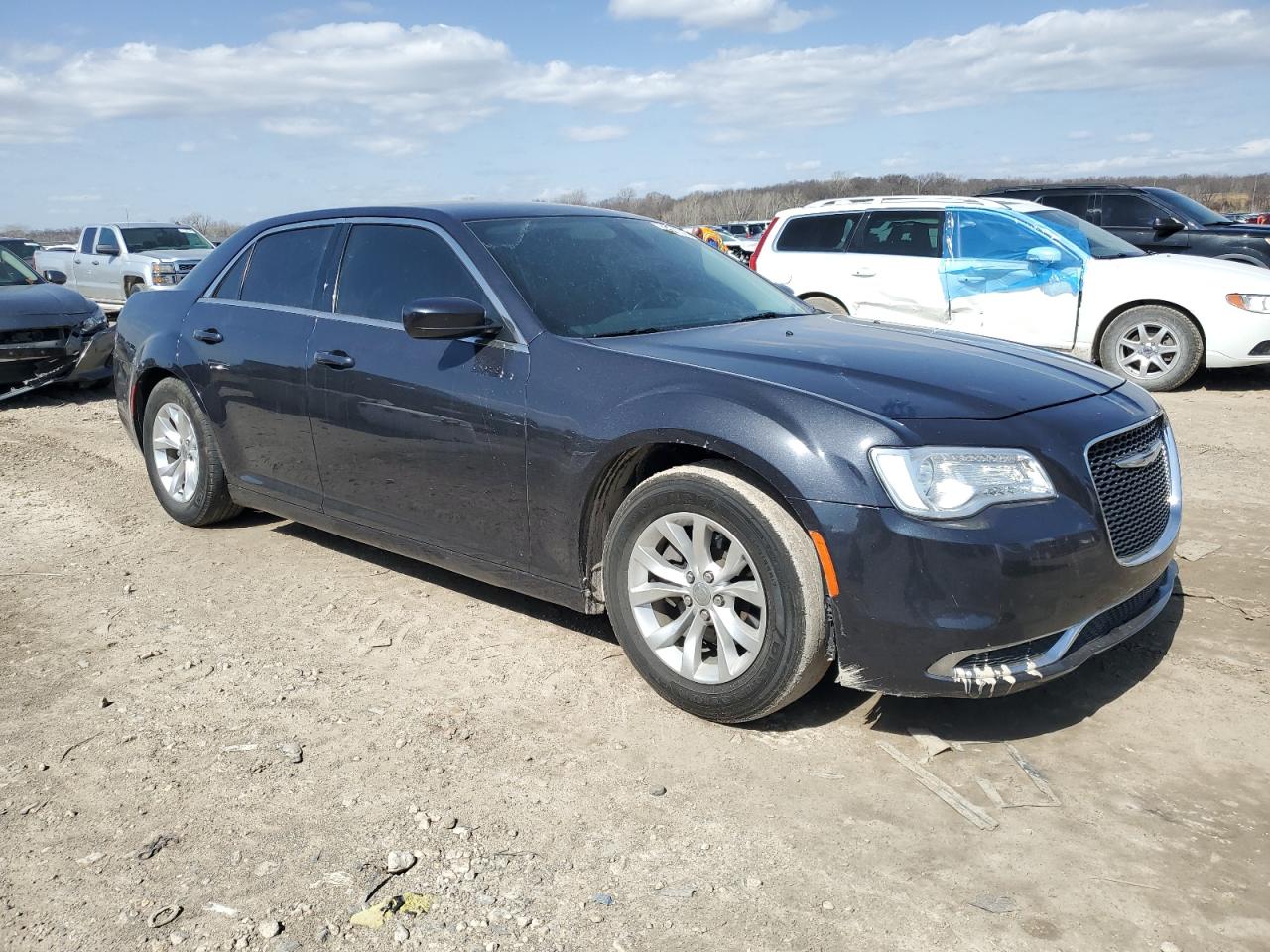 2015 Chrysler 300 - Image 4