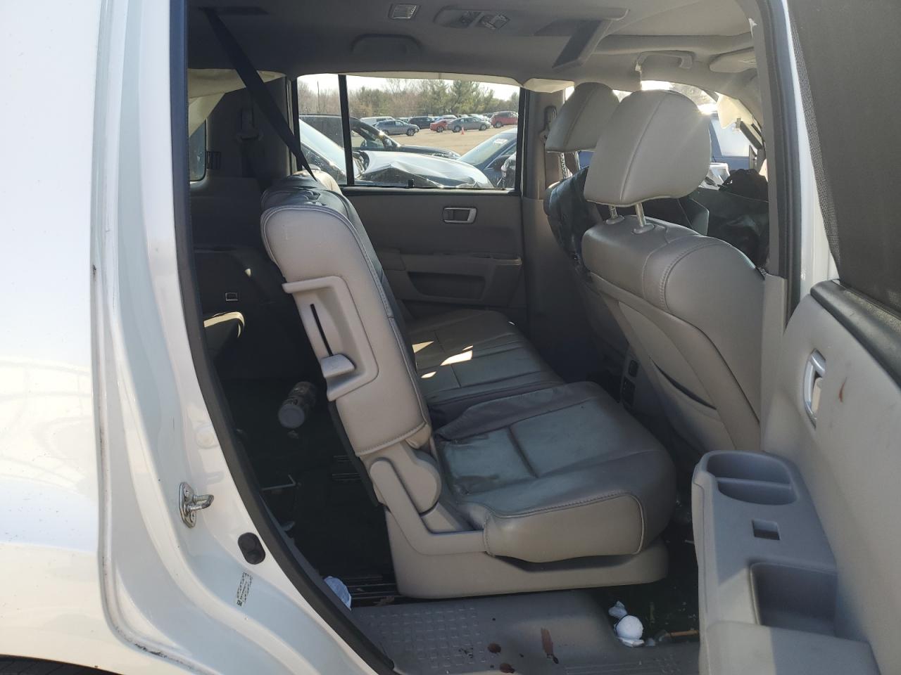 2015 Honda Pilot - Image 12