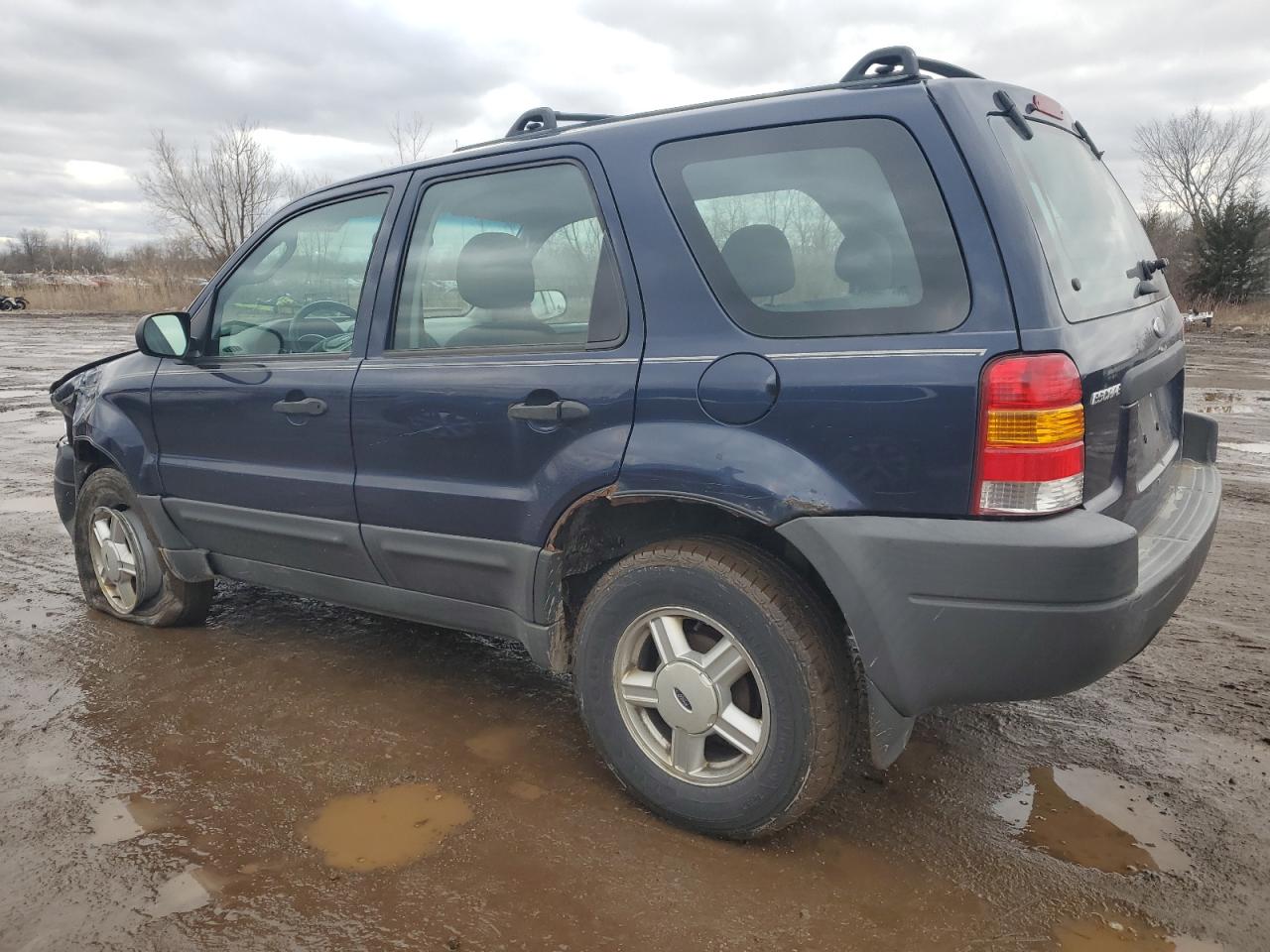 2003 Ford Escape - Image 2