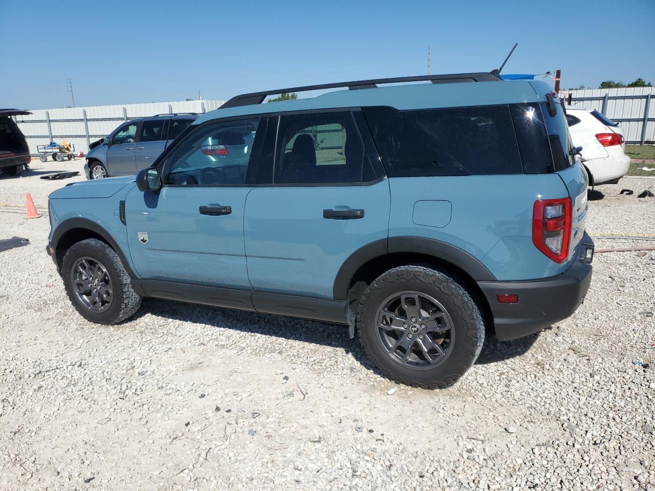 2023 Ford Bronco - Image 2