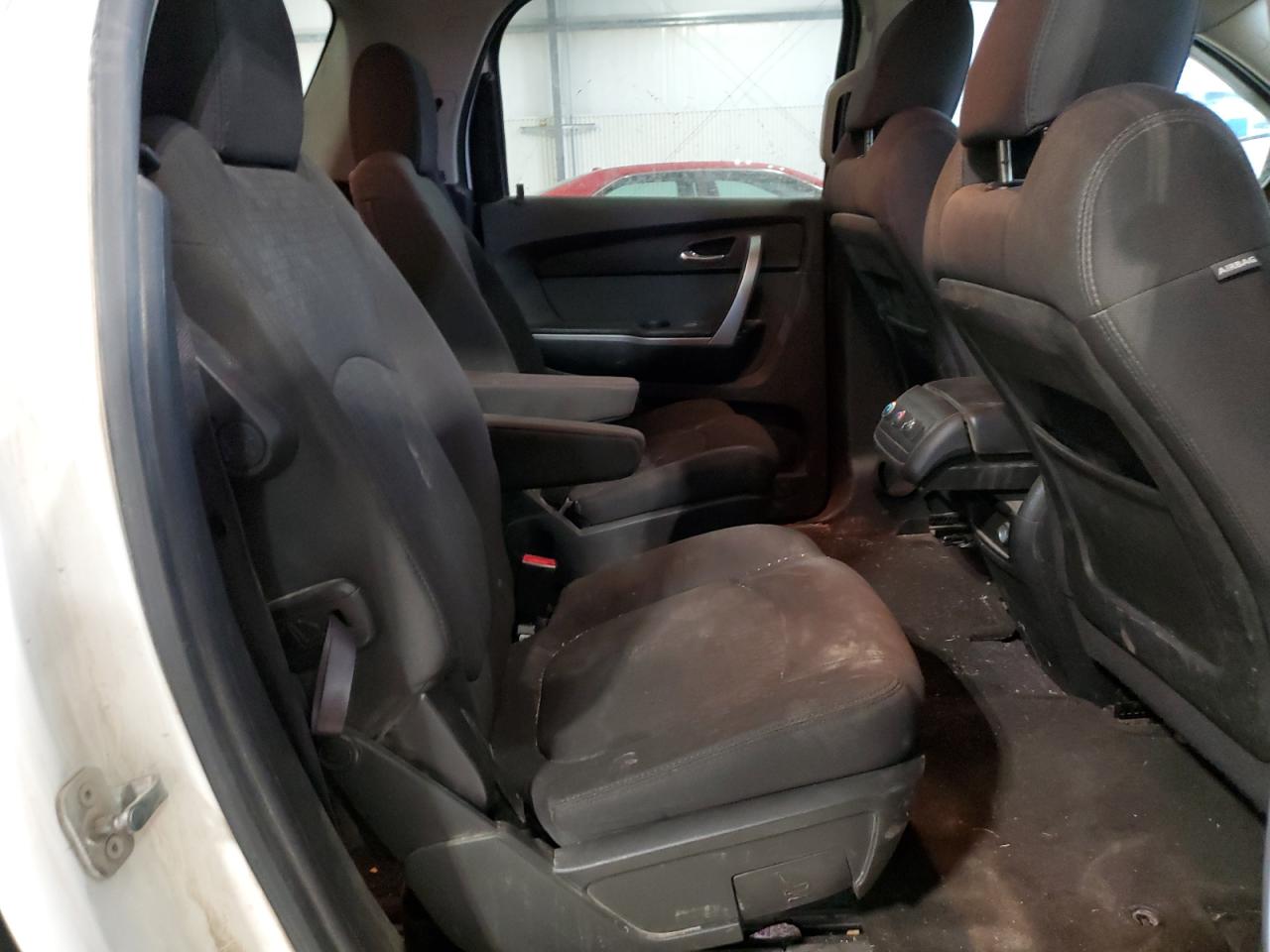2011 GMC Acadia - Image 11