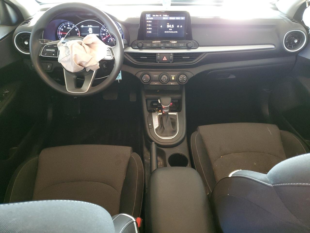 2024 Kia Forte - Image 8