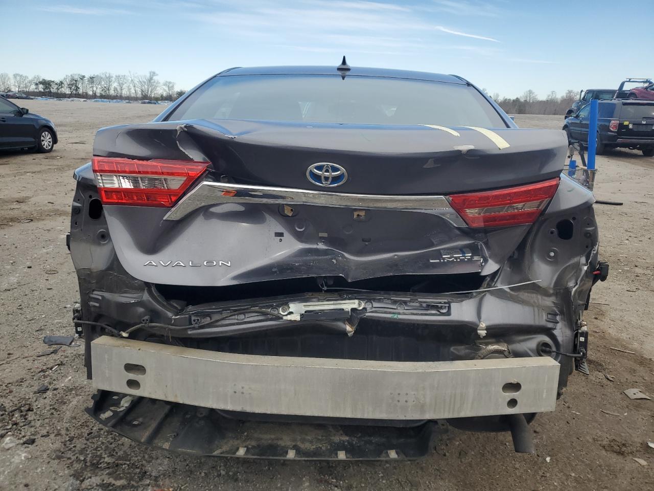 2016 Toyota Avalon - Image 6