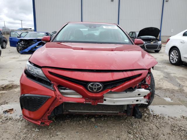 TOYOTA CAMRY 2022 Красный