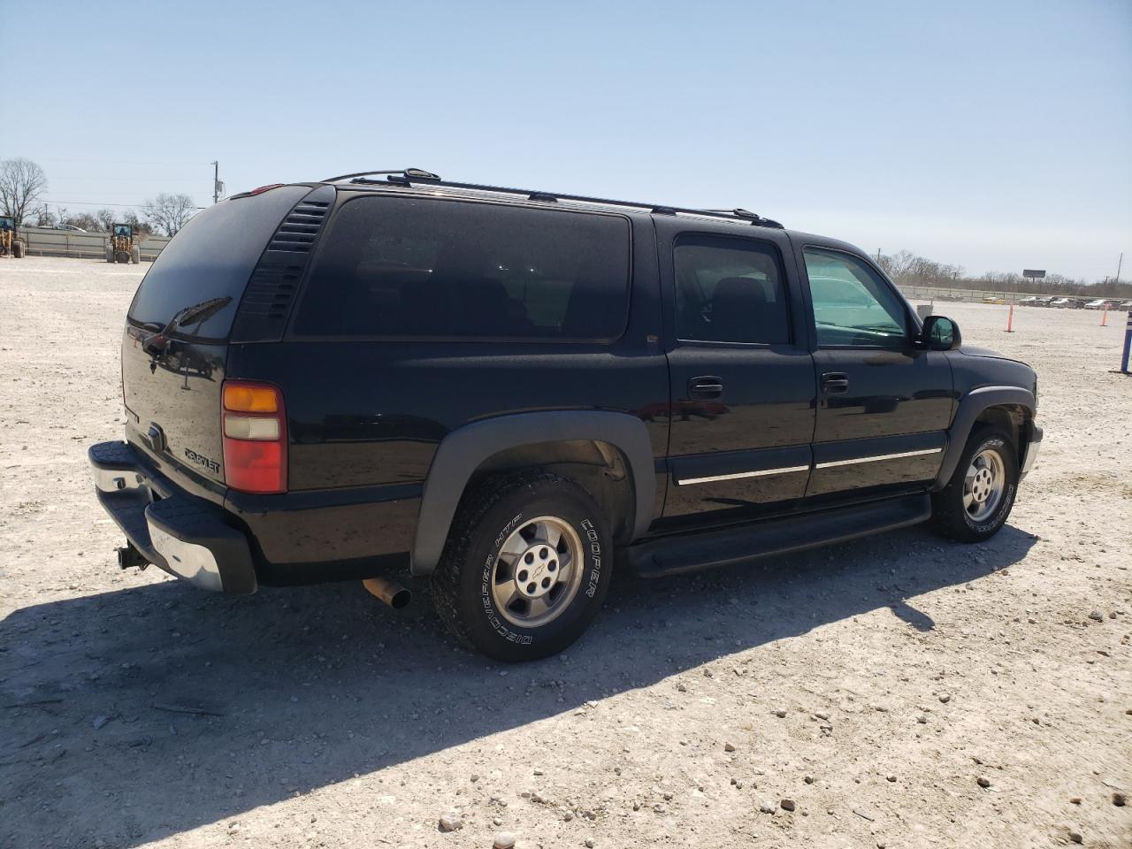 2001 Chevrolet Suburban - Image 3