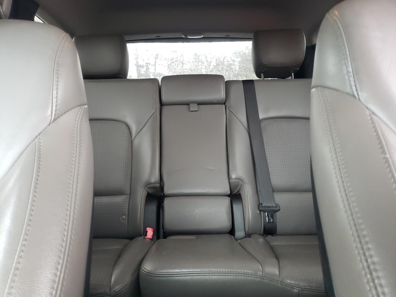 2013 Hyundai Santa Fe - Image 10