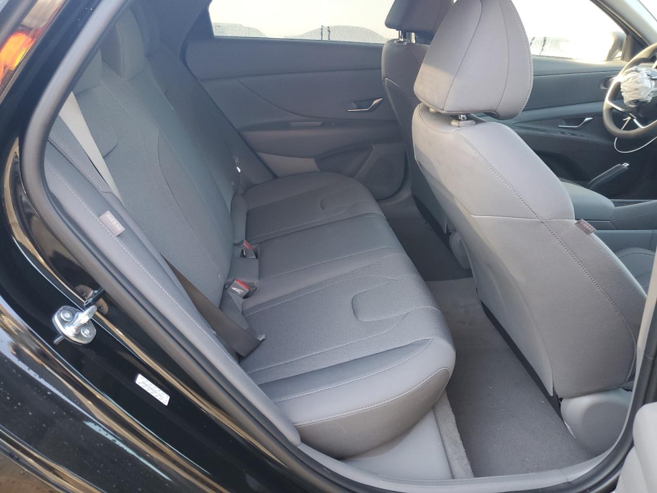 2024 Hyundai Elantra - Image 11