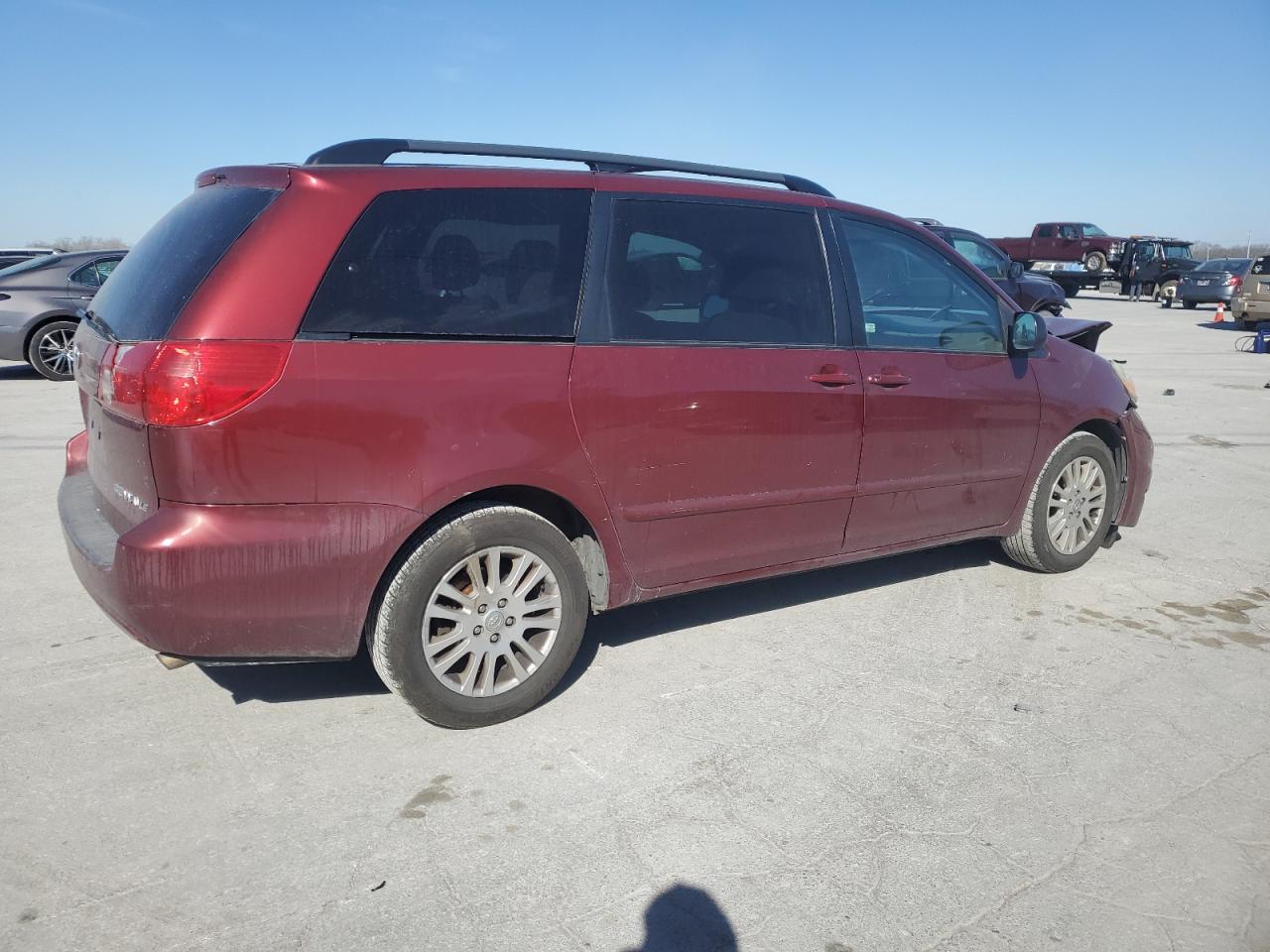 2009 Toyota Sienna - Image 3