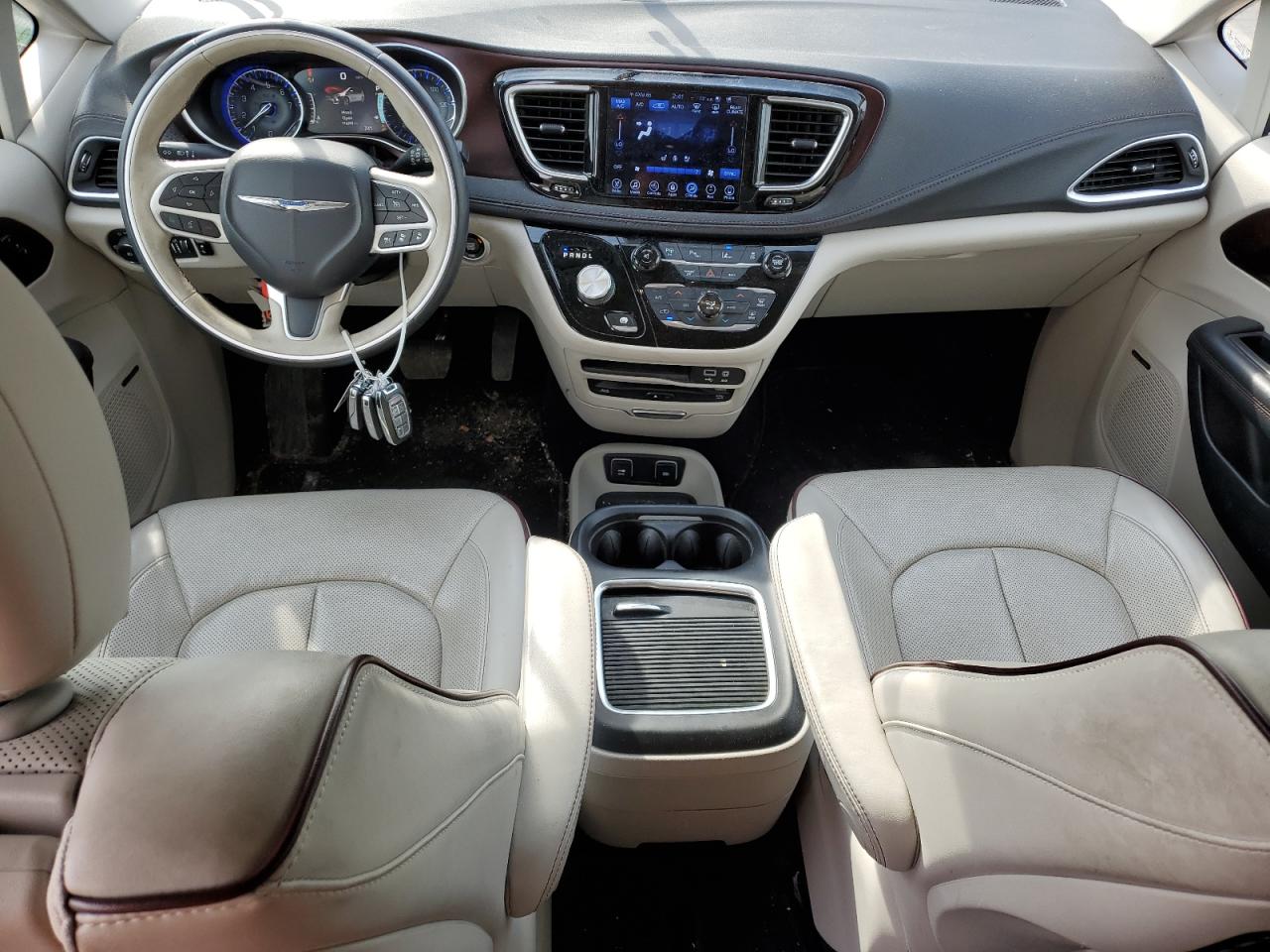2017 Chrysler Pacifica - Image 8