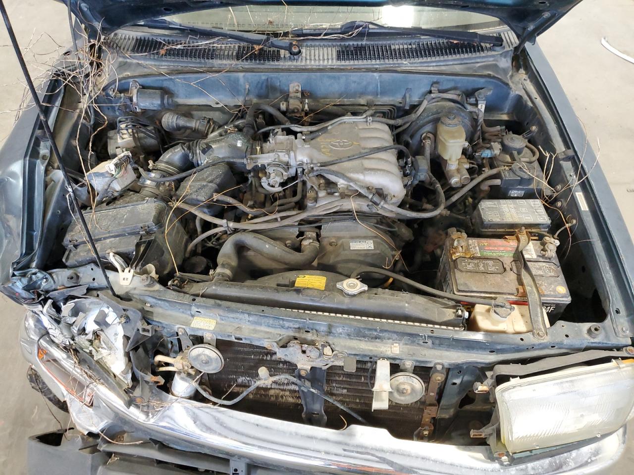 1997 Toyota 4Runner Limited VIN: JT3GN87RXV0044215 Lot: 50781135