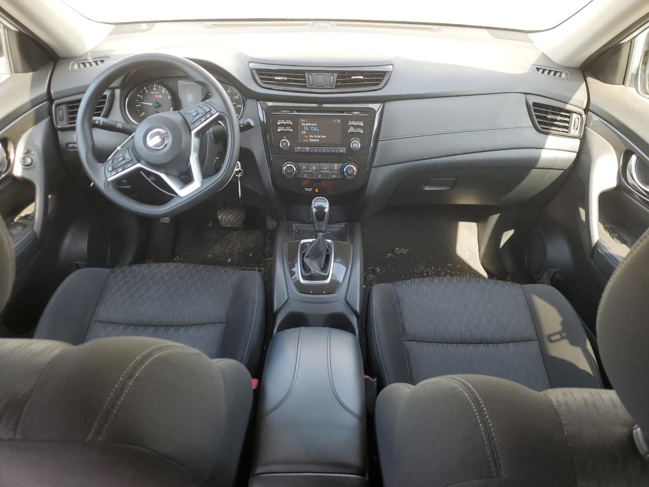 2017 Nissan Rogue - Image 8