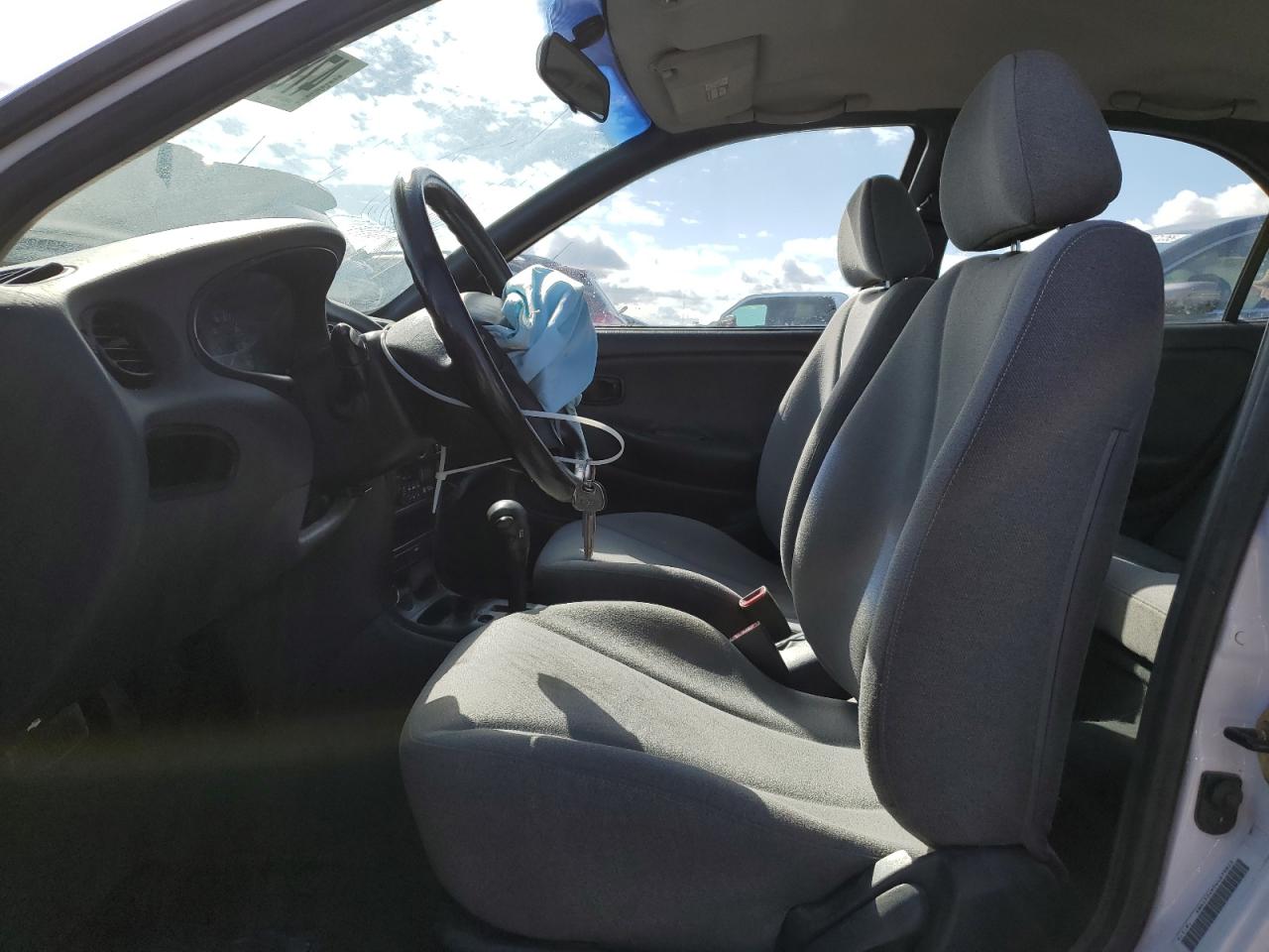 1998 Hyundai Elantra - Image 7