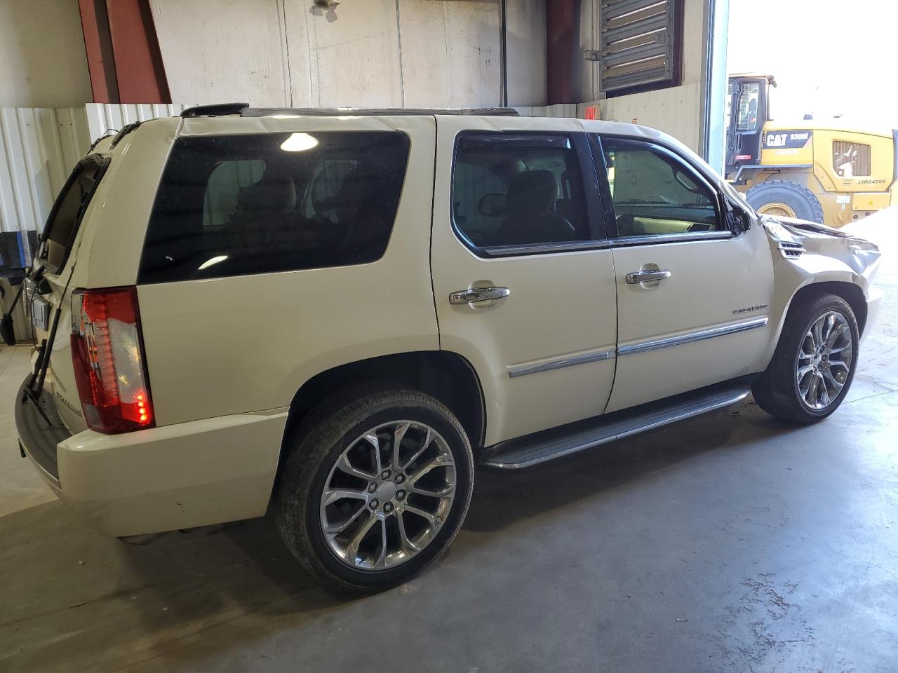 2014 Cadillac Escalade - Image 3