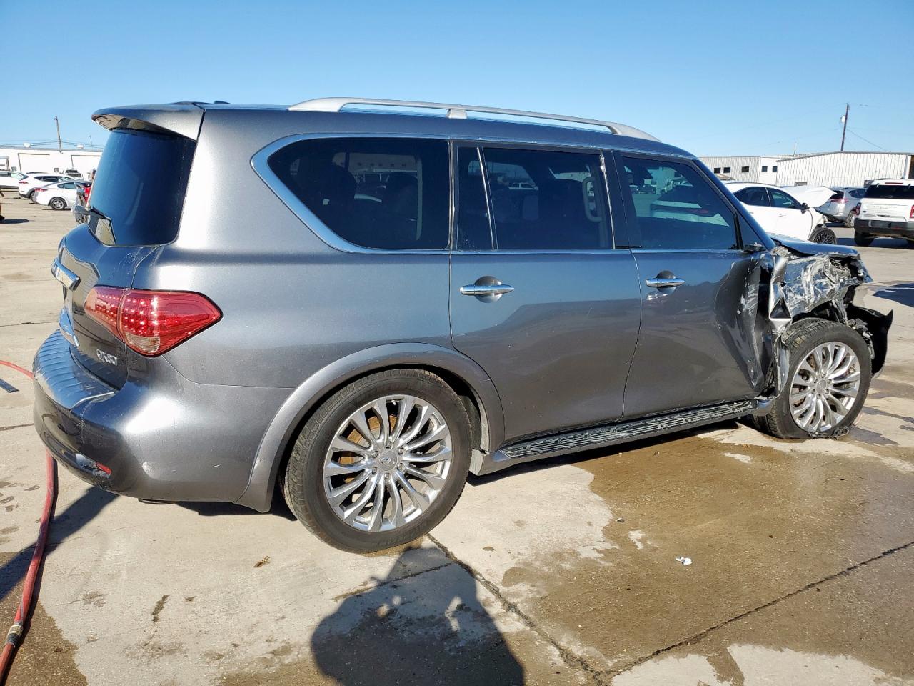 2015 Infiniti QX80 - Image 3