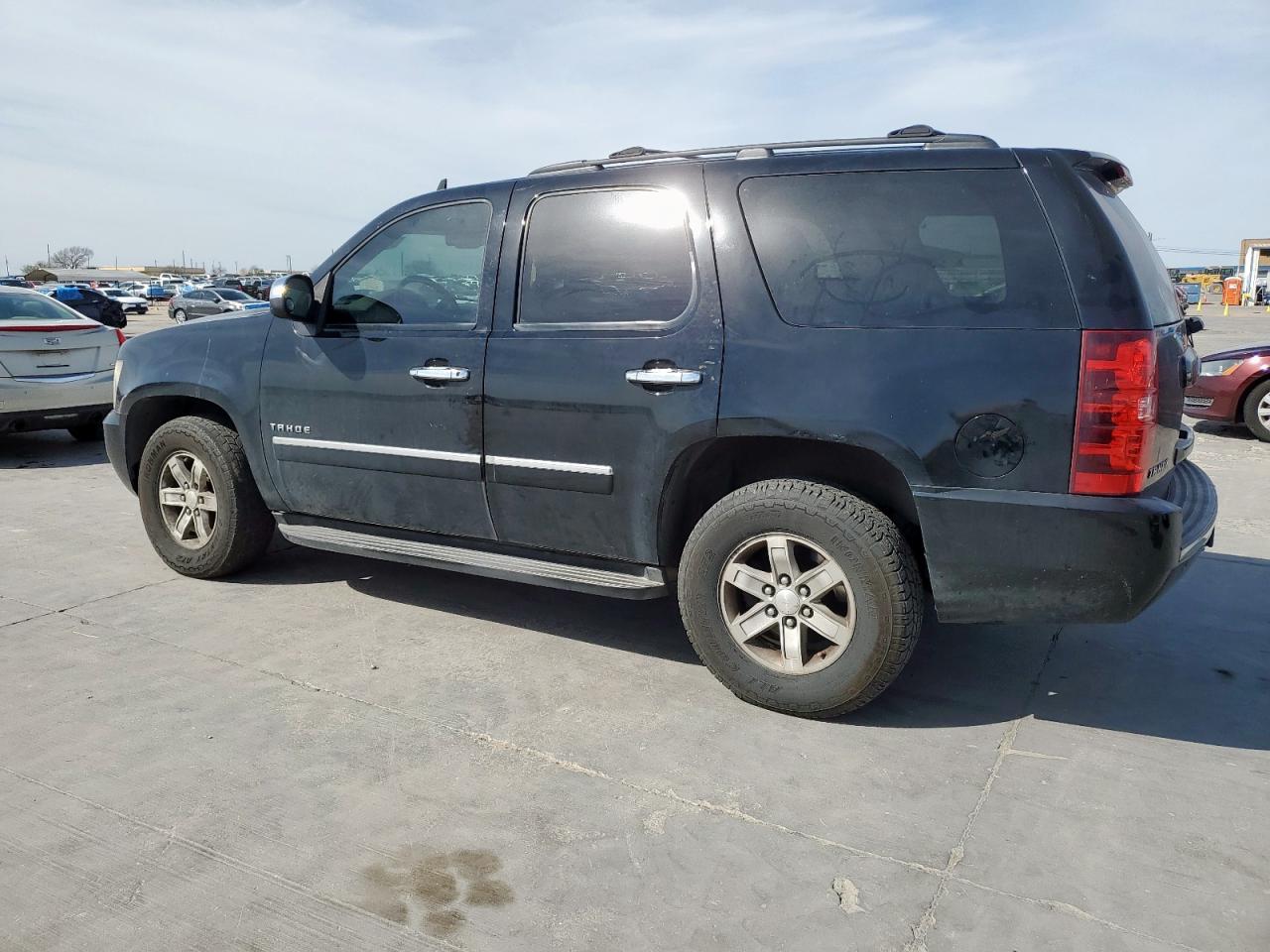 2011 Chevrolet Tahoe - Image 2