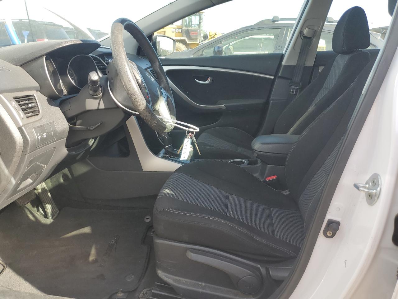 2015 Hyundai Elantra - Image 7