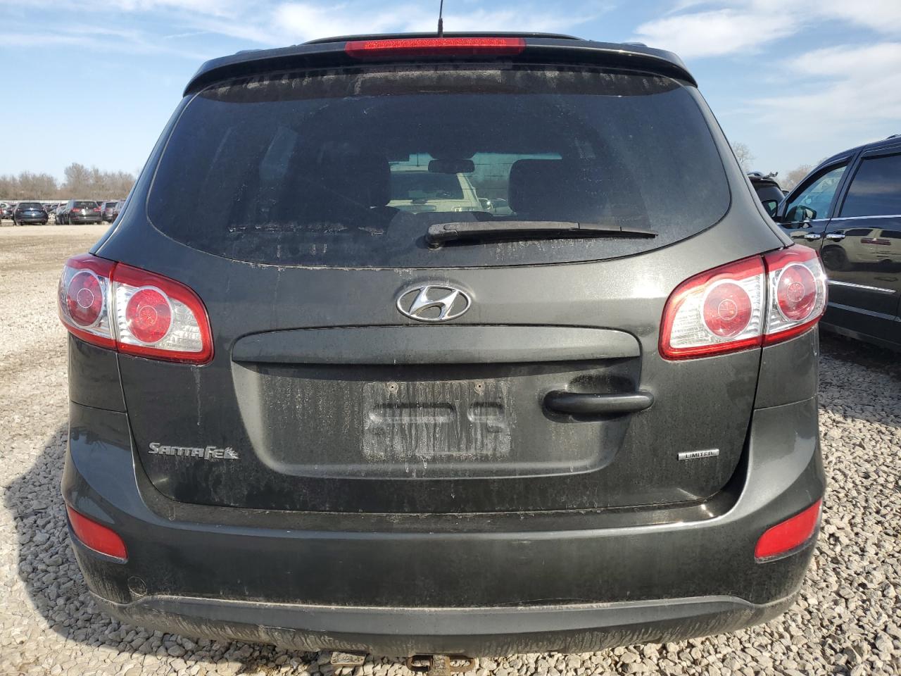 2012 Hyundai Santa Fe - Image 6