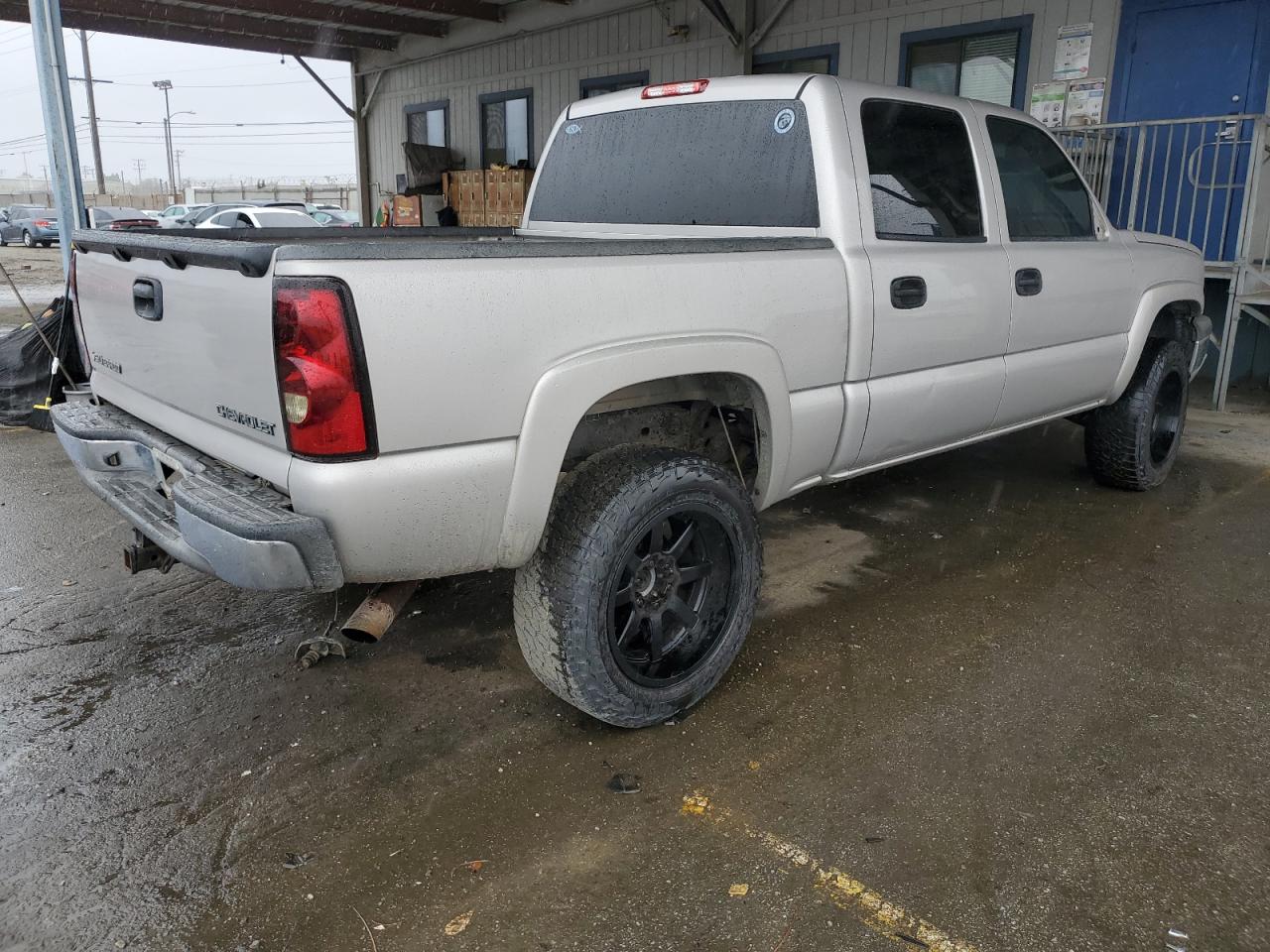2005 Chevrolet Silverado - Image 3