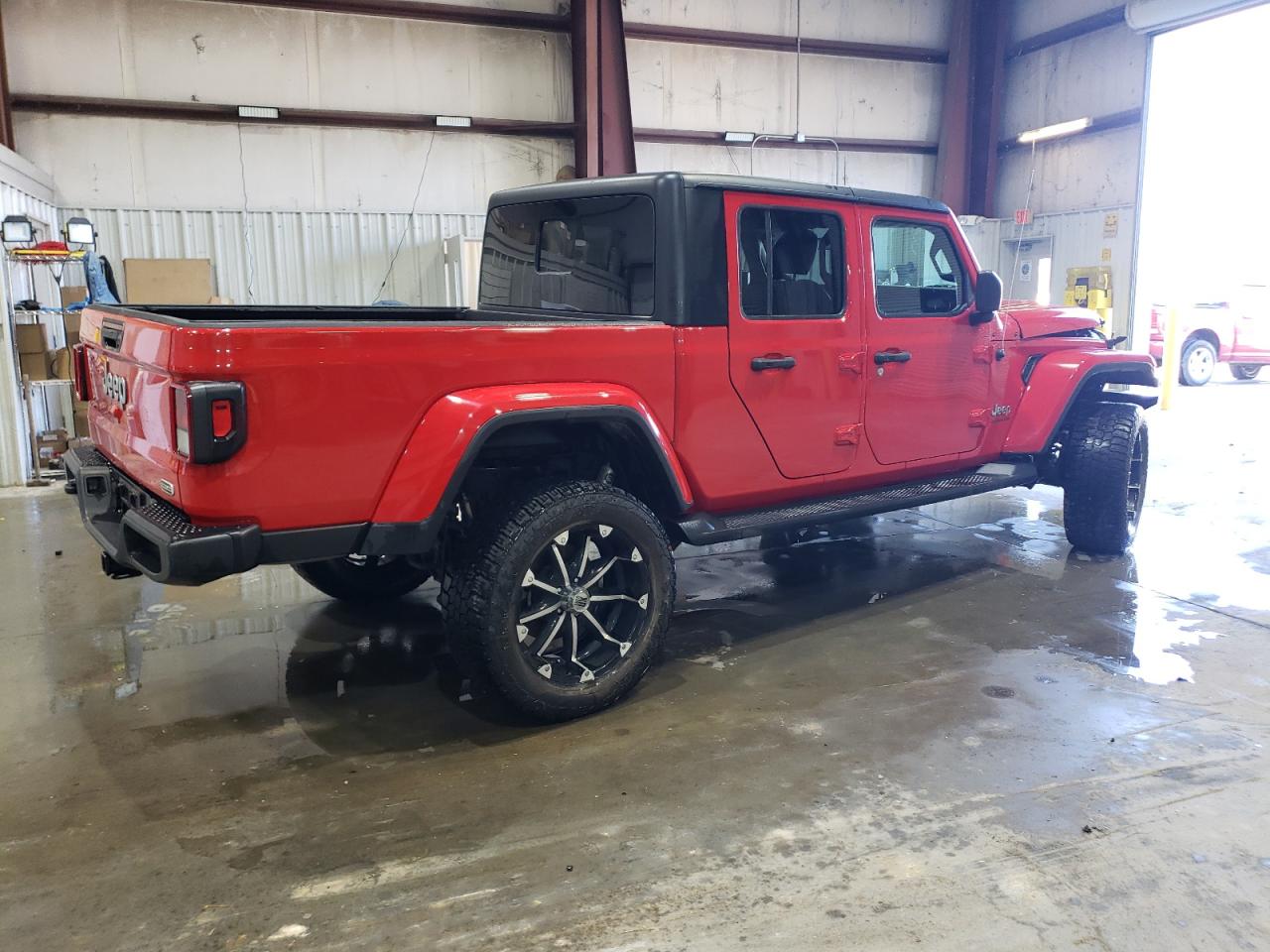 2020 Jeep Gladiator - Image 3