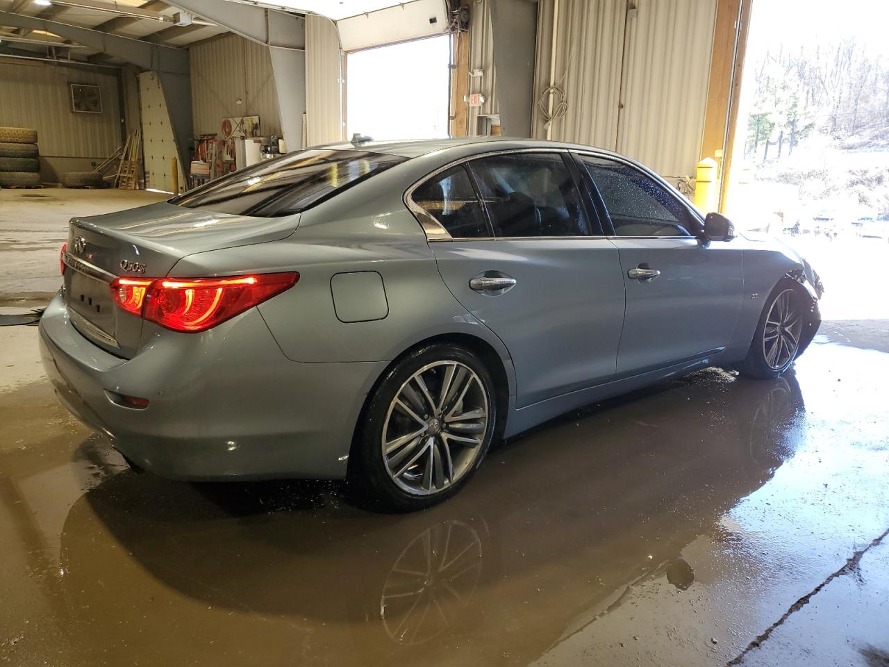 2015 Infiniti Q50 - Image 3