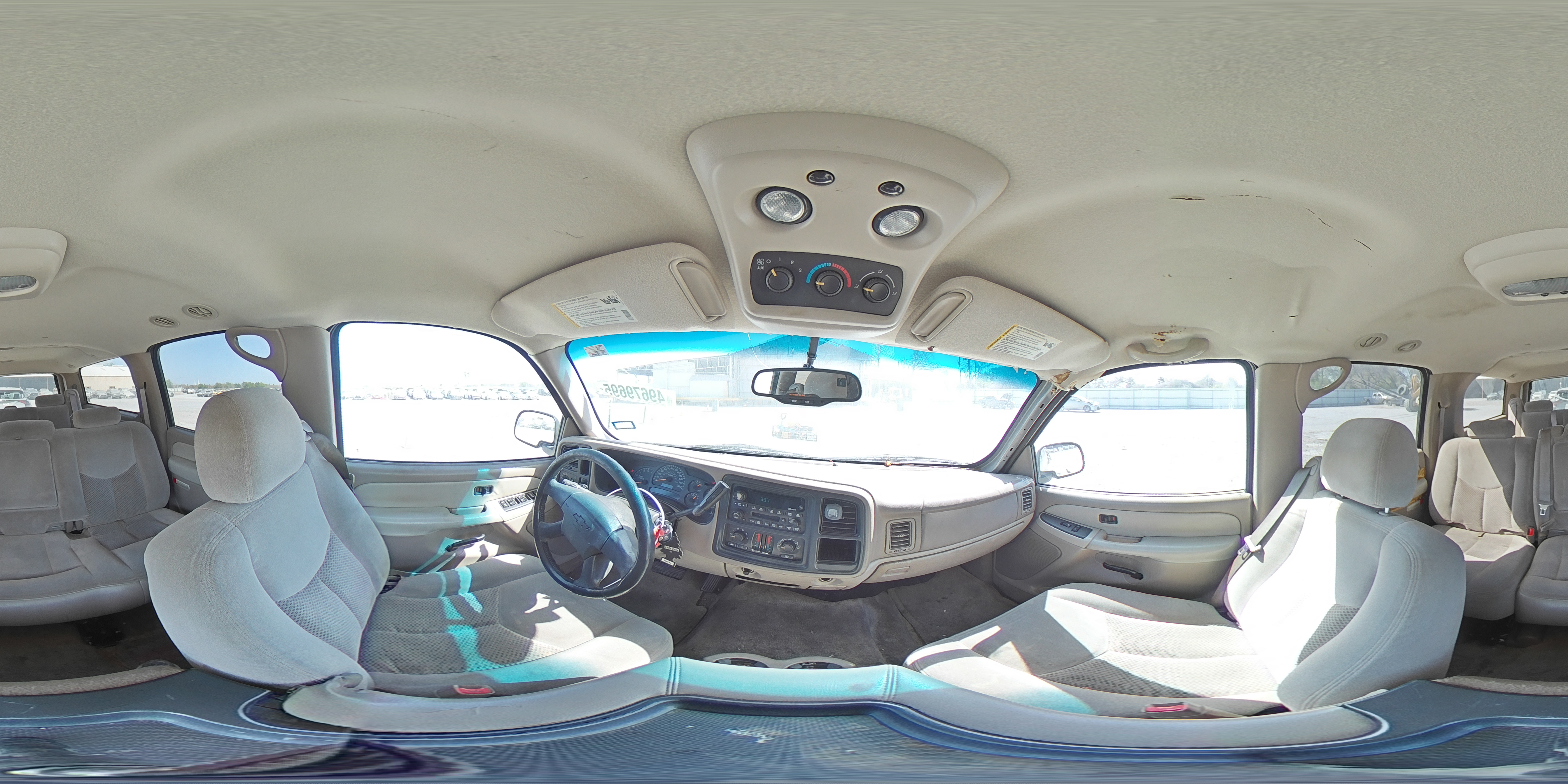 2003 Chevrolet Suburban - Image 13