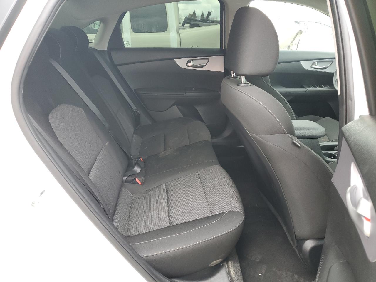 2024 Kia Forte - Image 10