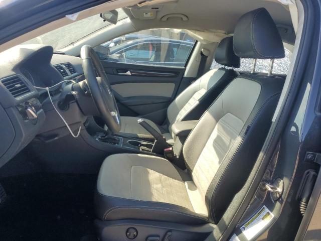 Sedans VOLKSWAGEN PASSAT 2015 Szary