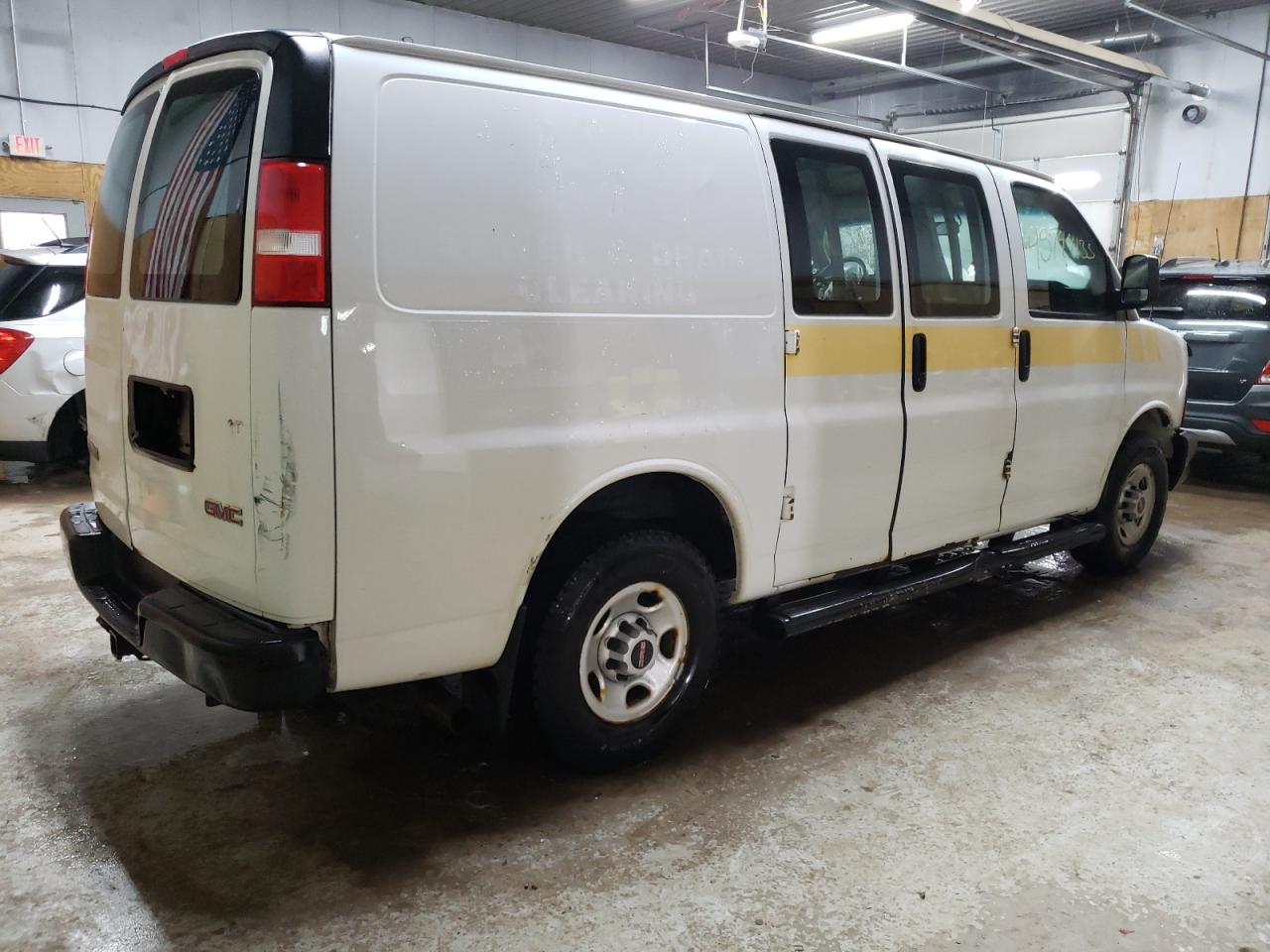2018 GMC Savana - Image 3