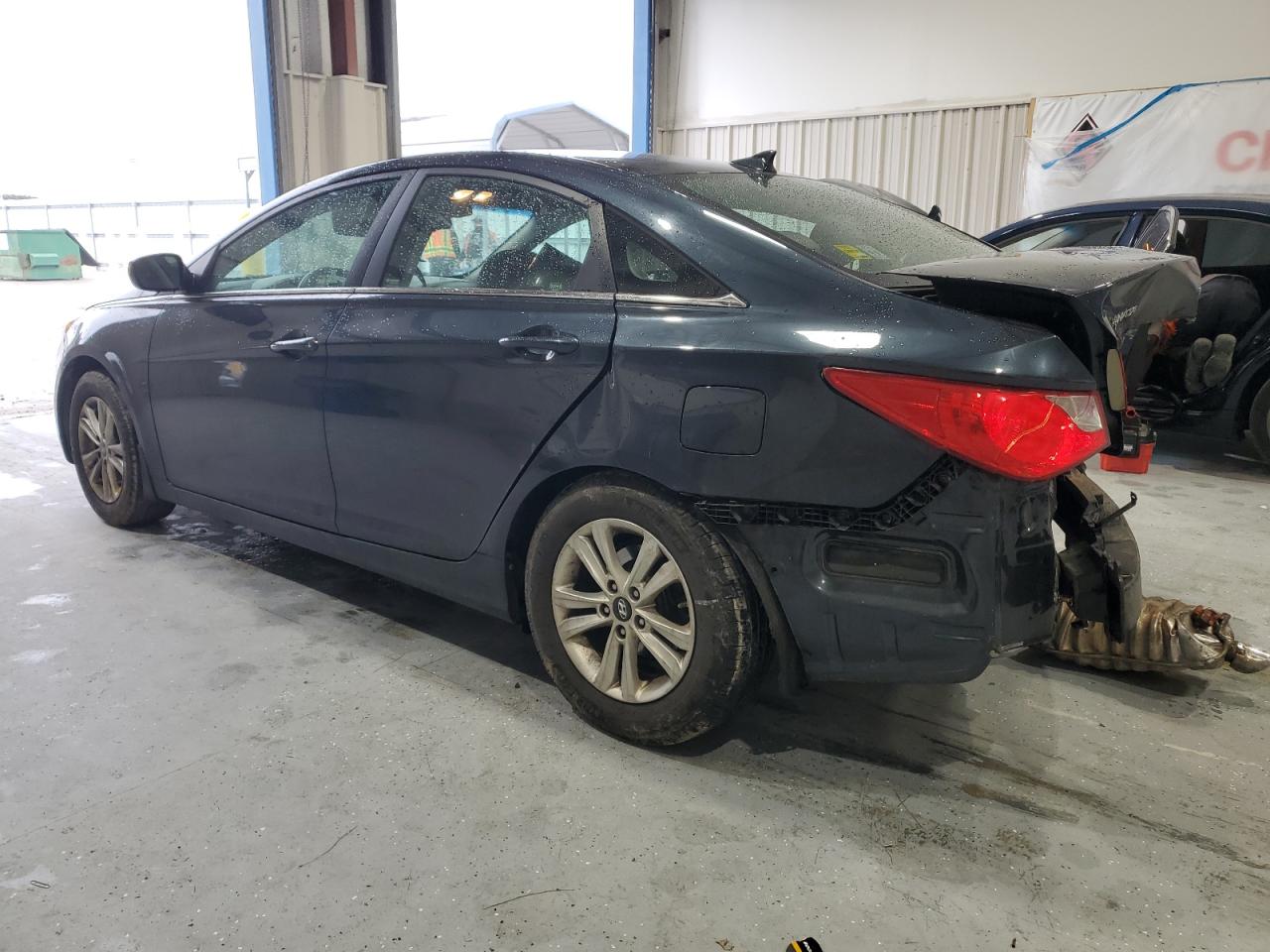 2013 Hyundai Sonata - Image 2
